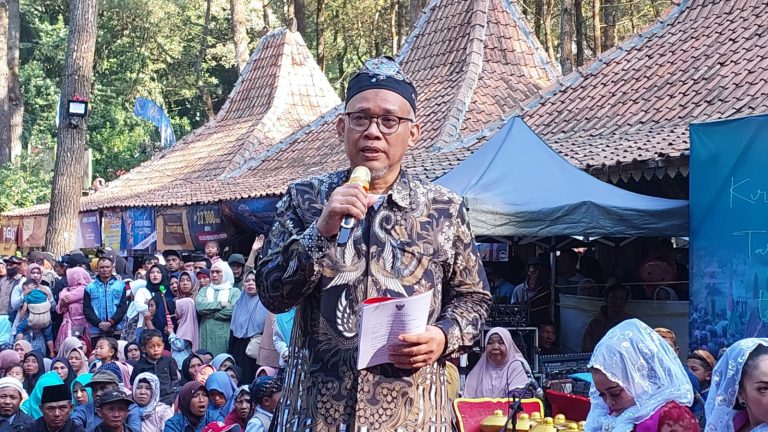 Kirab Budaya Ratiban, Persembahkan 50 Tumpeng Wujud Rasa Syukur