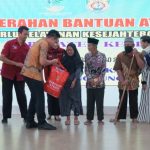 Bersama Kemensos, Pemkab Kendal Serahkan Bantuan Atensi Bagi PPKS