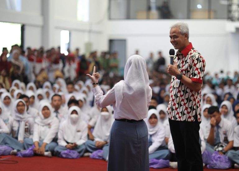 Gubernur Resmikan SMKN 1 Lumbir Banyumas, Penuhi Harapan Masyarakat di Pelosok