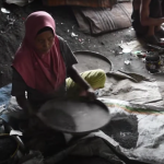 Perajin logam di Desa Pesarean, Kecamatan Talang, Tegal, diduga menjadi pemicu paparan logam di lingkungan pemukiman masyarakat.