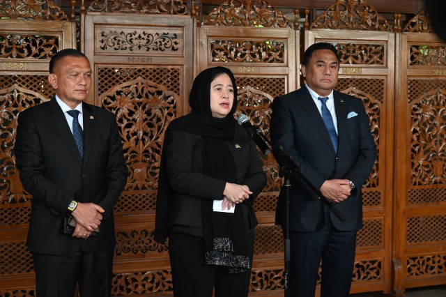 Ketua DPR RI Puan Maharani dalam konferensi pers usai rapat Paripurna DPR RI Ke-29, di Gedung Nusantara II, Jakarta, Selasa, (11/07).