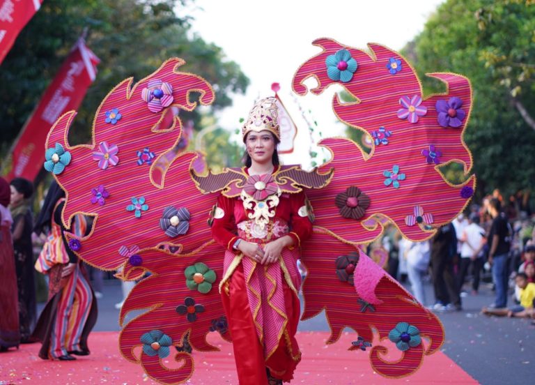 Klaten Lurik Carnival Kembali Digelar Warga Padati Jalan Pemuda