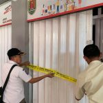 Empat Tahun Tak Bayar Retribusi, Satpol PP dan Dinas Perdagangan Segel Puluhan Kios dan Los