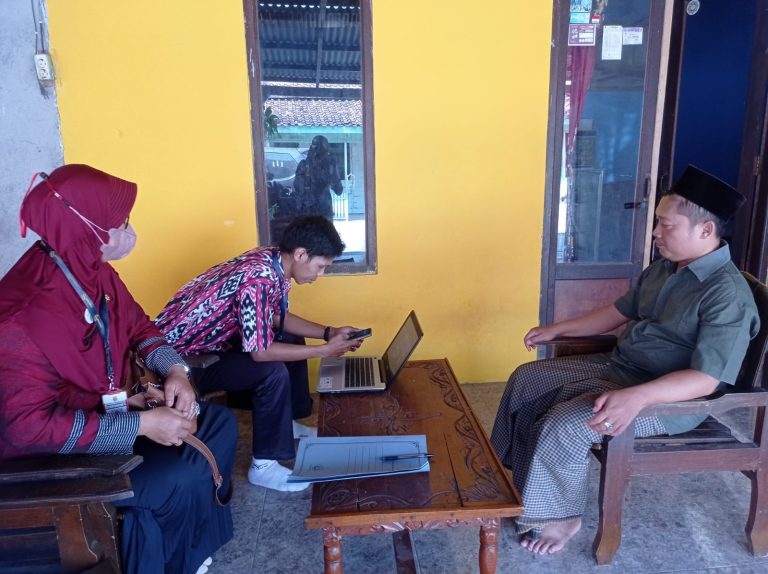 Tim Jelajah Diskominfo, Door To Door Sosialisasikan Aplikasi Jogo Santri