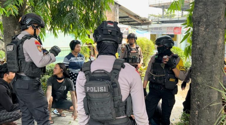 Ditemukan Miras dan Obat Terlarang, 9 Pengamen Diamankan Tim Sparta