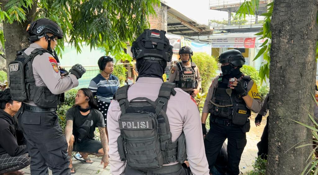 Ditemukan Miras dan Obat Terlarang, 9 Pengamen Diamankan Tim Sparta