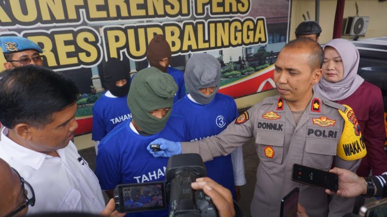 Empat Lansia ‘Keroyokan’ Cabuli Gadis di Bawah Umur Hingga Hamil Diringkus Polres Purbalingga