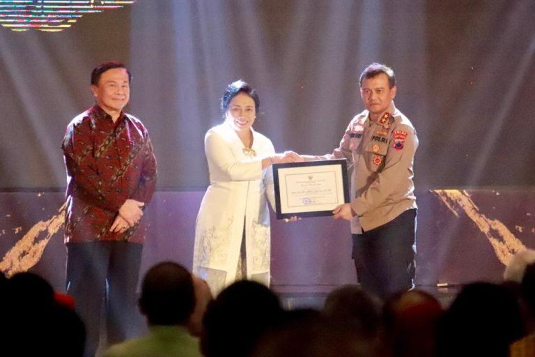 Polda Jateng Raih Penghargaan Atas Komitmen dalam Mengawal Kasus yang Melibatkan Anak