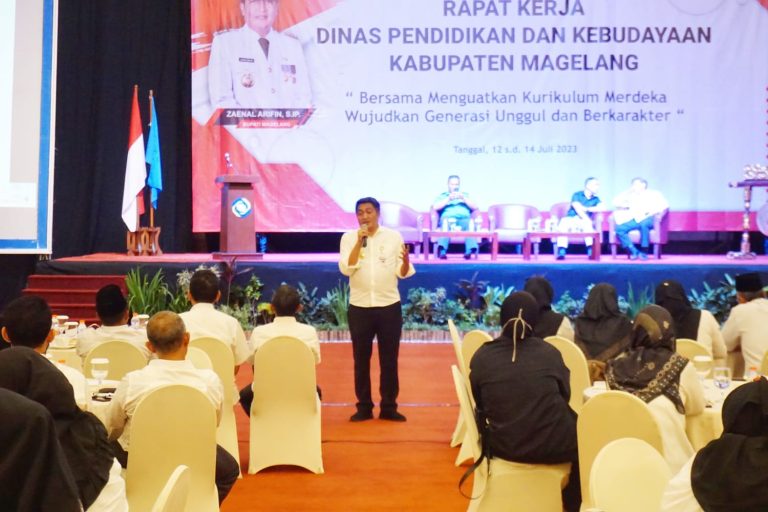 Tingkatkan Proses Pembelajaran, Bupati Dorong Pemanfaatan Teknologi