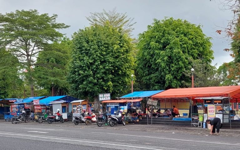 PKL Dipindahkan ke Sejumlah Lokasi, Selama Renovasi Alun-Alun Kebumen