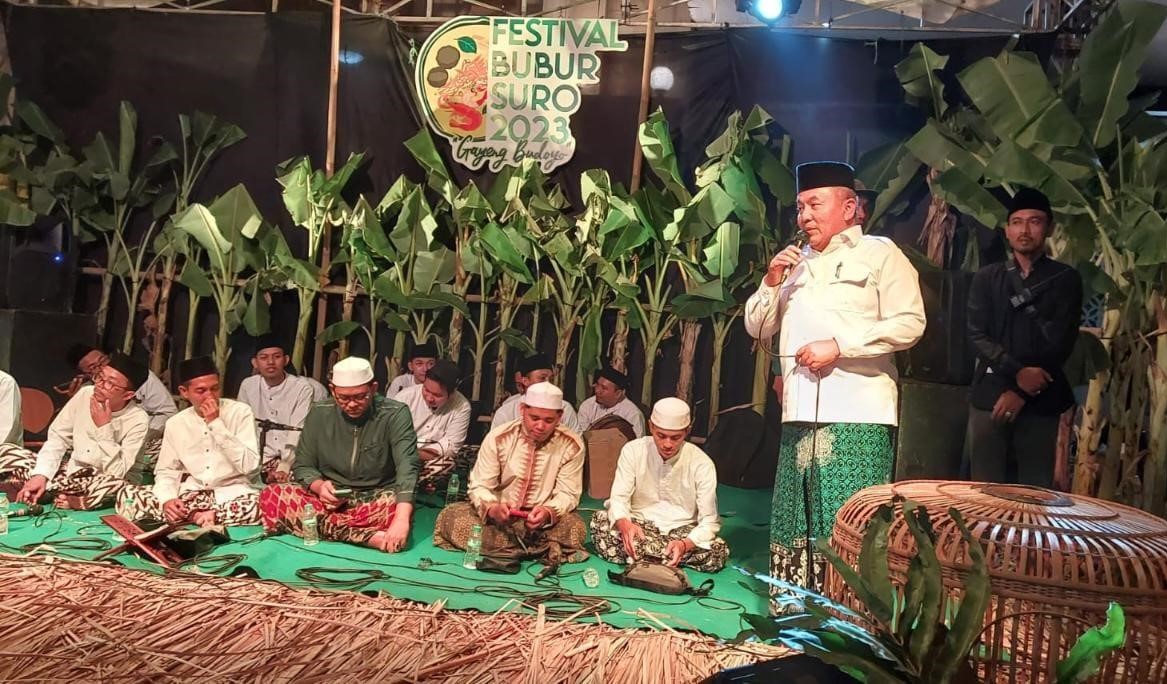 Tiga Ribu Porsi Dibagikan, Tradisi Bubur Suro Guyubkan Masyarakat Pekalongan