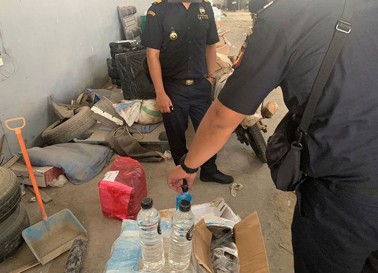 Bea Cukai Kudus Gagalkan Pengiriman Ratusan Botol Miras Ilegal dari Bali
