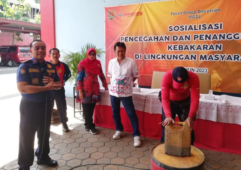 Penyandang Disabilitas Mendapat Arahan Cara Pemadaman Kebakaran