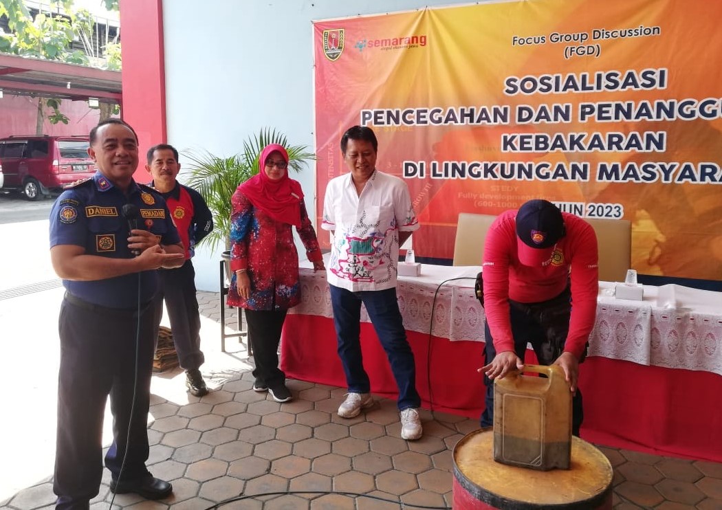 Penyandang Disabilitas Mendapat Arahan Cara Pemadaman Kebakaran