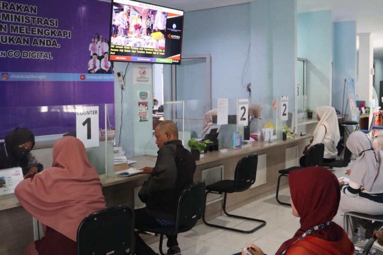 SijALu Permudah Masyarakat Lengkapi Dokumen Kependudukan