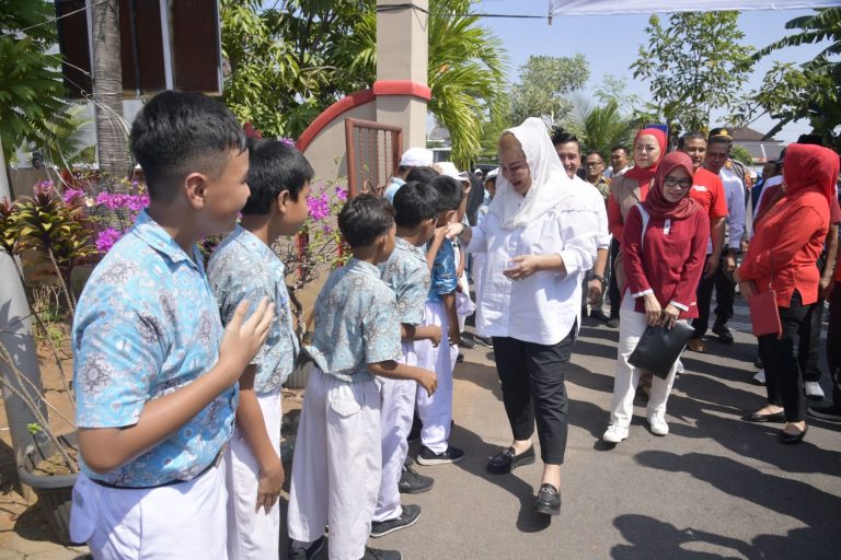 Wali Kota Larang Sekolah Lakukan Pungutan dan Pembebanan Kewajiban Beli Seragam di Sekolah