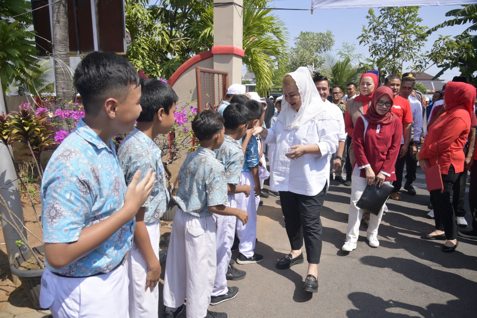Wali Kota Larang Sekolah Lakukan Pungutan dan Pembebanan Kewajiban Beli Seragam di Sekolah