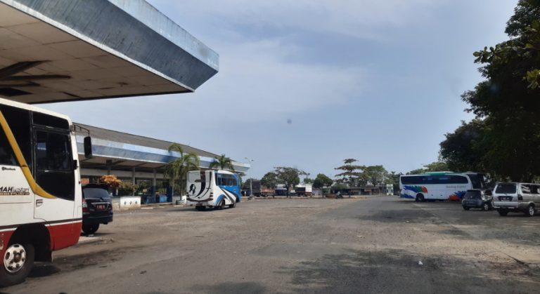 Terminal bus Jepara yang bakal direnovasi menjadi Terminal Tipe A.