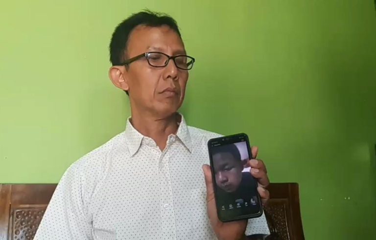 Ayah Kevin Halim Utama, siswa SMPN 1 Gubug yang menjadi korban pengeroyokan