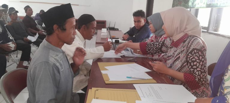 374 Petani Tembakau di Kabupaten Pekalongan Menerima BLT DBH CHT