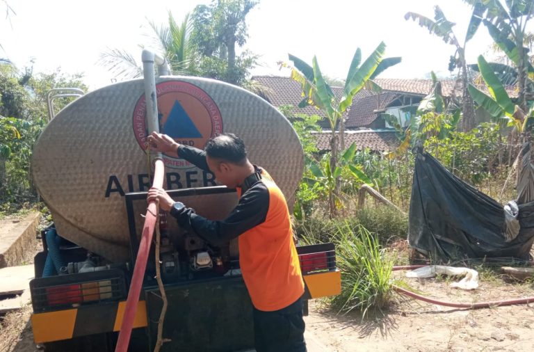 BPBD Magelang Mulai Dropping Air Bersih ke Beberapa Titik yang Kesulitan Air Bersih