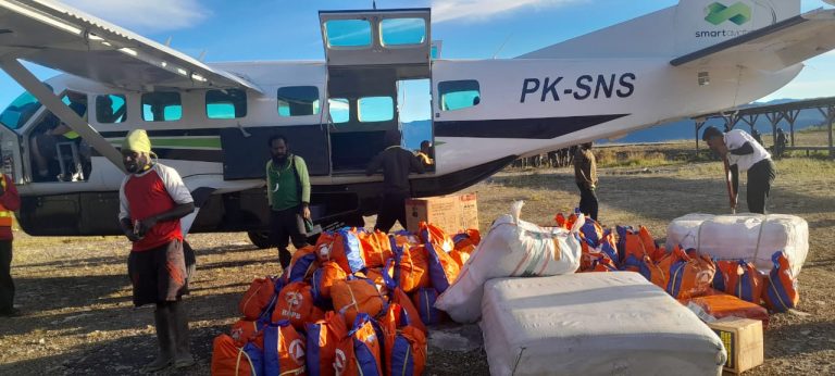 BNPB Lanjutkan Distribusi Bantuan ke Distrik Agandugume Papua Tengah