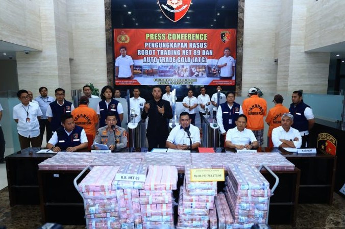 Jerat 13 Orang Tersangka, Bareskrim Polri Ungkap Kasus Trading Net89