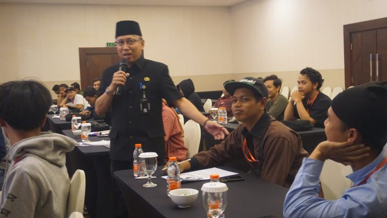 Pemandu Wisata Arung Jeram Keluhkan Sampah di Sepanjang Sungai Elo