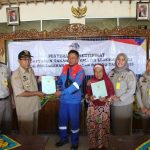 BPN Batang Serahkan 30 Sertipikat Program PTSL di Desa Pucanggading