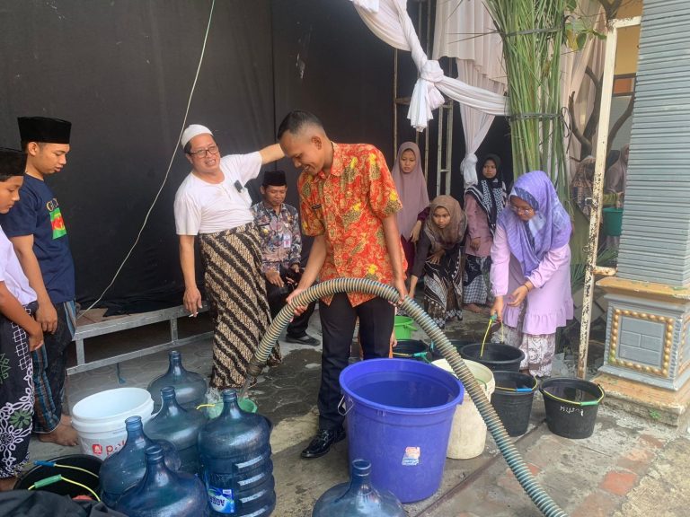 BPBD Demak Salurkan Air Bersih ke Desa yang Terdampak Kekeringan