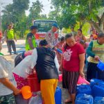 Polisi Grobogan Kembali Salurkan Bantuan Air Bersih ke Desa Bologarang