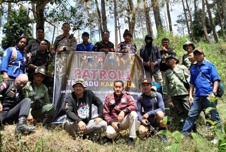 Antisipasi Kebakaran Hutan, Polsek Bandungan Gelar Patroli Hutan