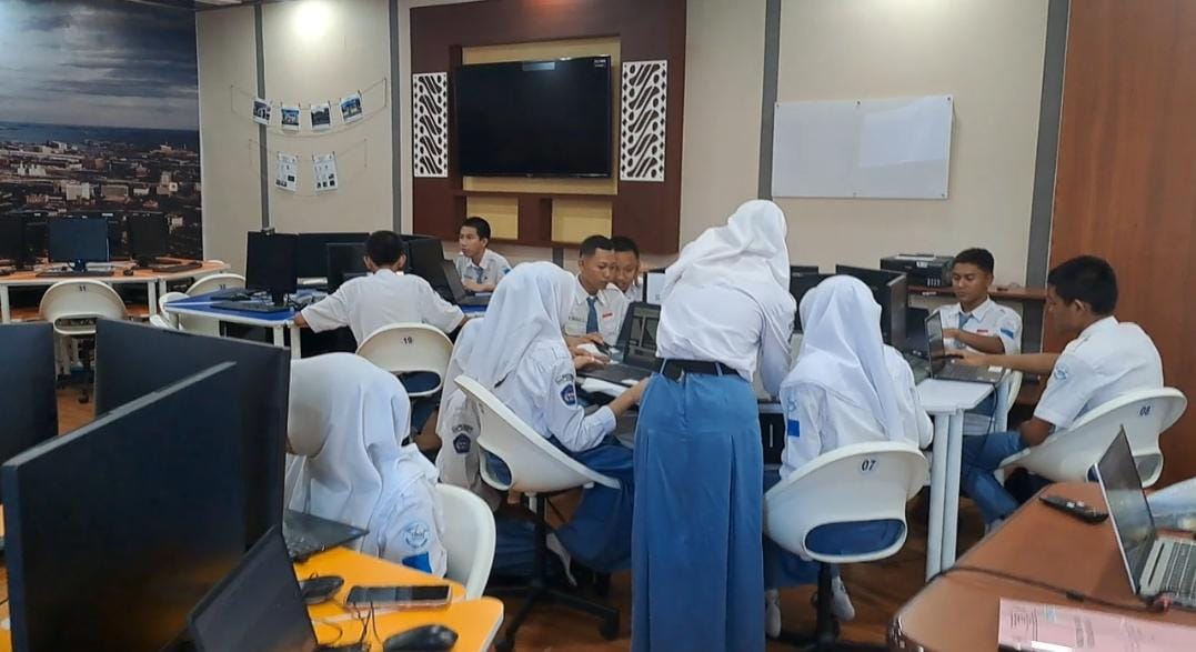 Bantu Lulusan SMK Terhubung ke Perusahaan, Aplikasi E-Makaryo Mampu Jadi Solusi