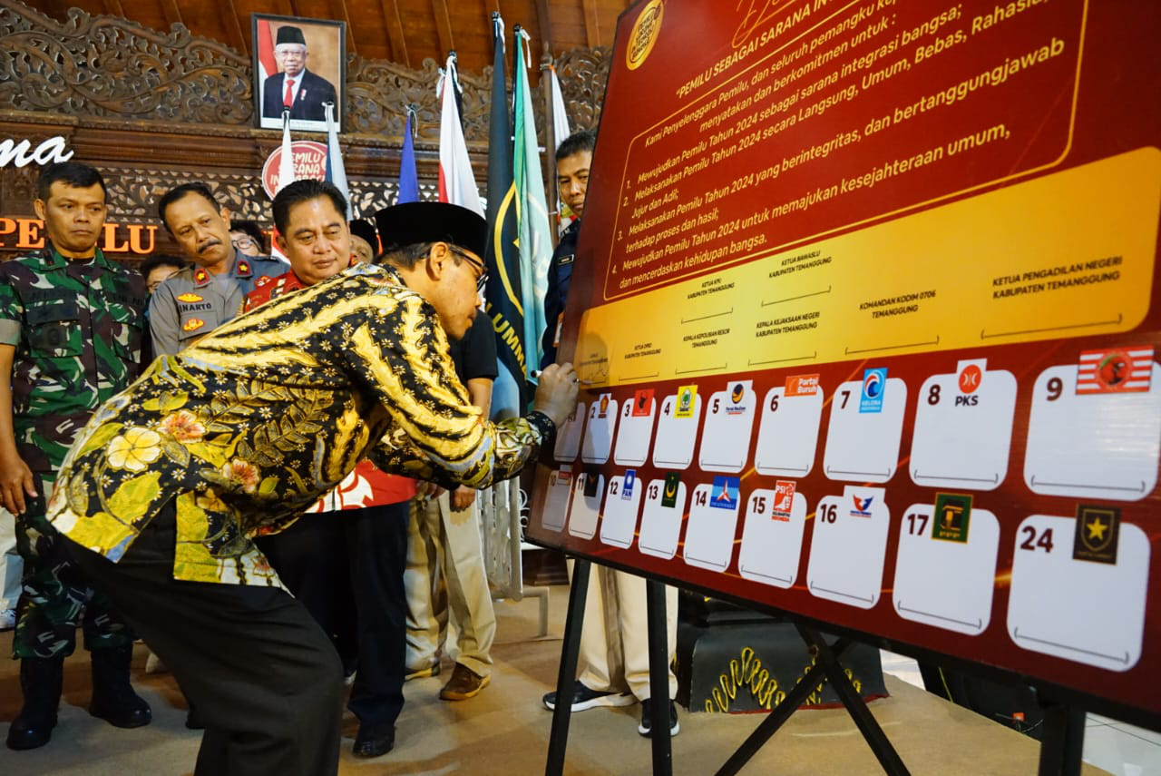 Pawai Panji Parpol Sosialisasi Pemilu Damai Sukses Tanpa Ekses