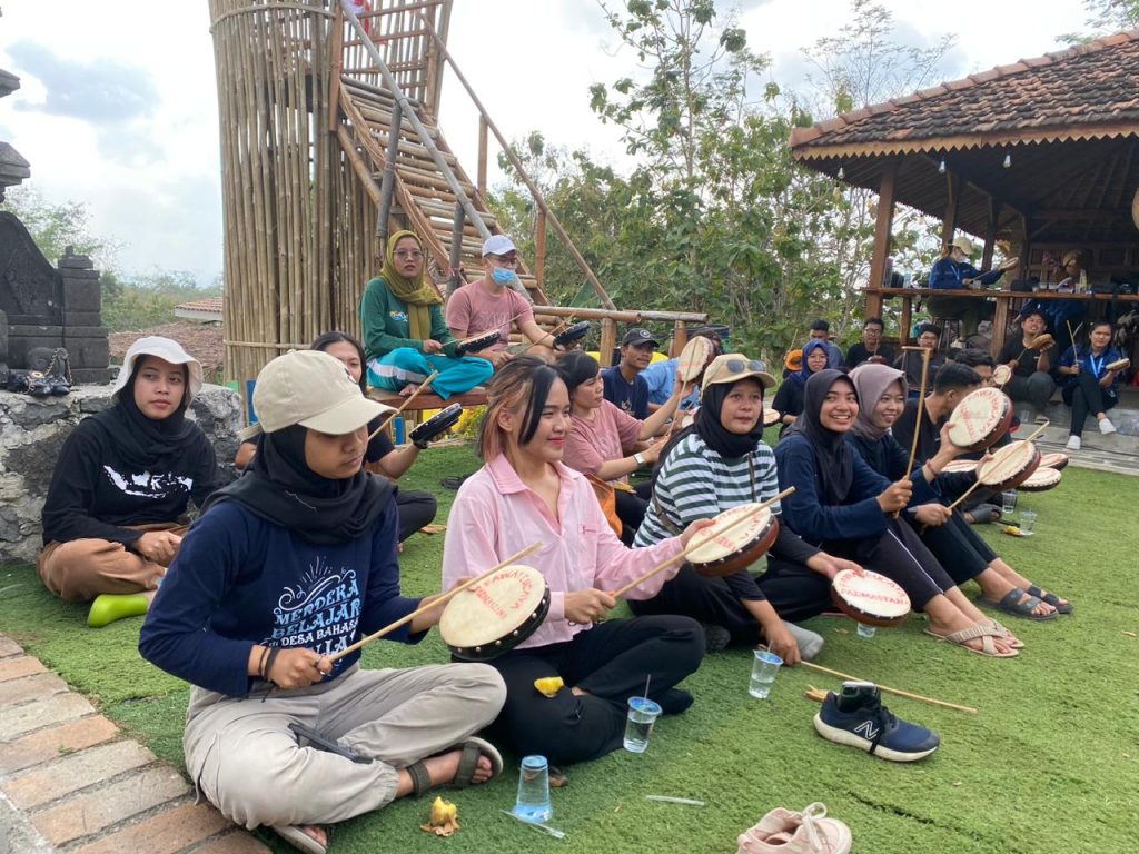 Menparekraf Perkuat Kolaborasi Komunitas Lewat Java Camp 2023 di Magelang