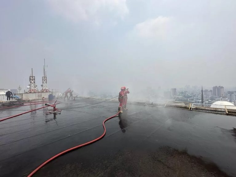 Mengurangi Polusi, Pertamina dan KLHK Uji Coba Modifikasi Cuaca Mikro