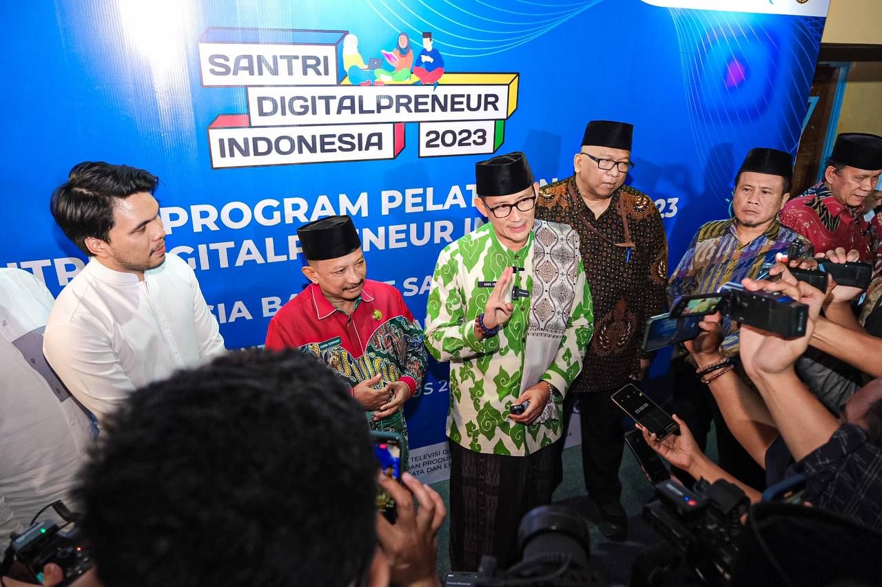 Santri Bisa Jadi Satu Ekosistem Ekonomi Tersendiri di Indonesia