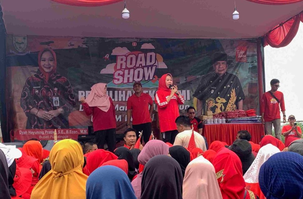 Roadshow Pemulihan Ekonomi, Kelompok Tani Desa Kebutuh Diberi Bantuan