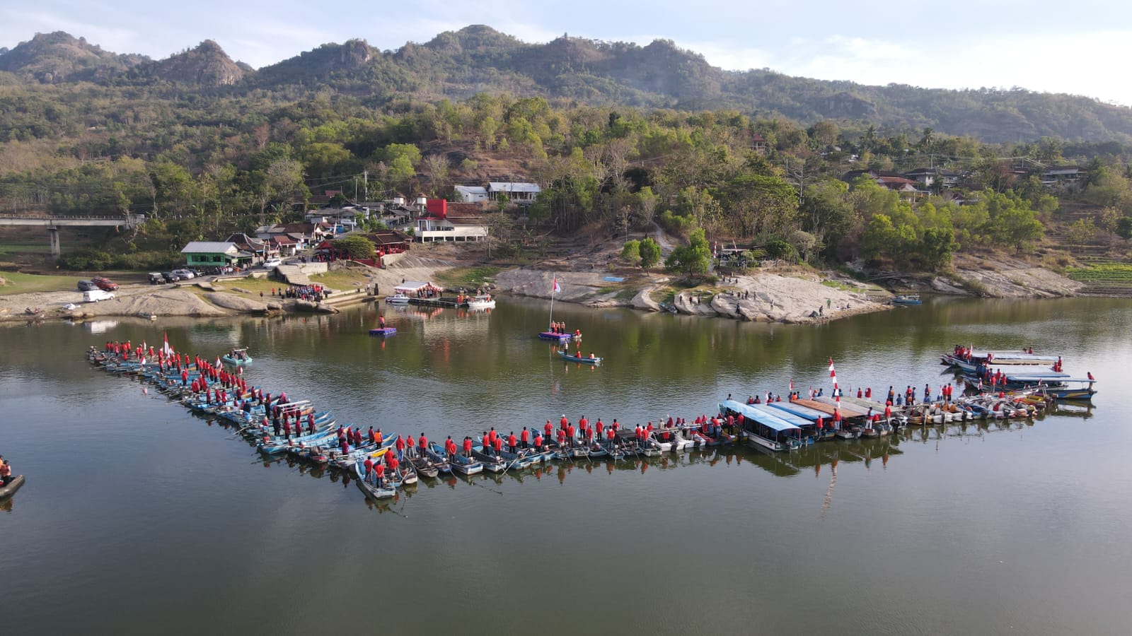 Memperingati HUT Kemerdekaan Ke-78 RI, Pemkab Wonogiri Gelar Upacara di Waduk Gajah Mungkur