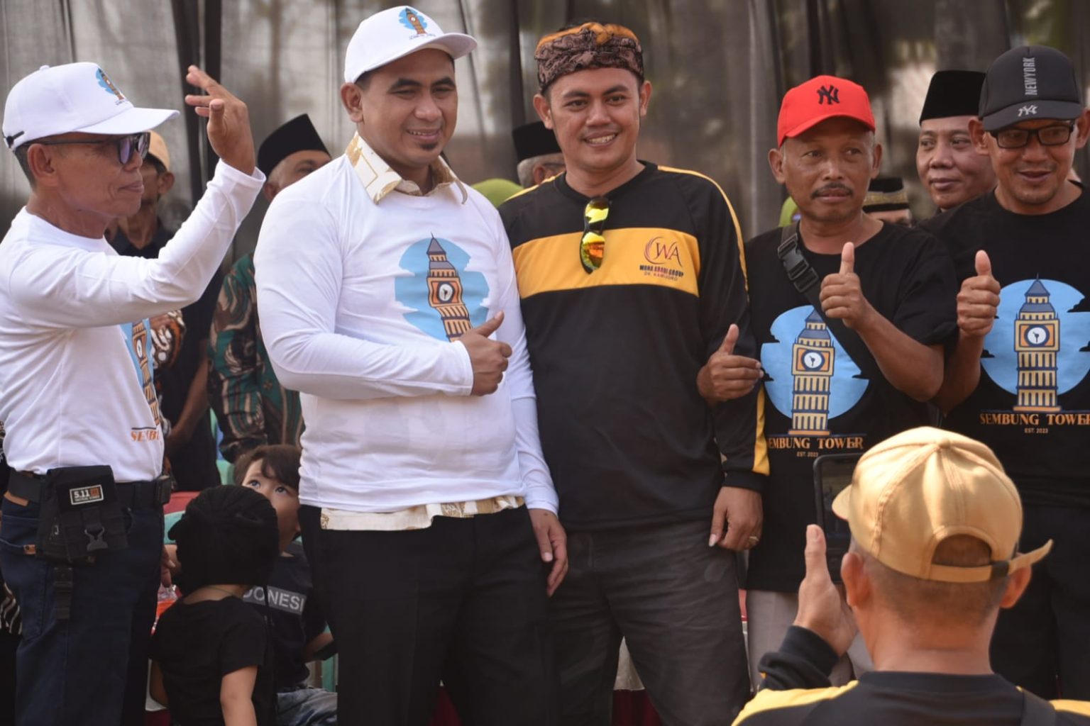 Gus Yasin Apresiasi Swadaya Kades dan Warga Bangun Sembung Tower