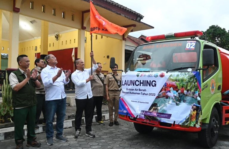 Kemarau dan Kekeringan, Pemkab Kebumen Salurkan Bantuan Air Bersih untuk Masyarakat