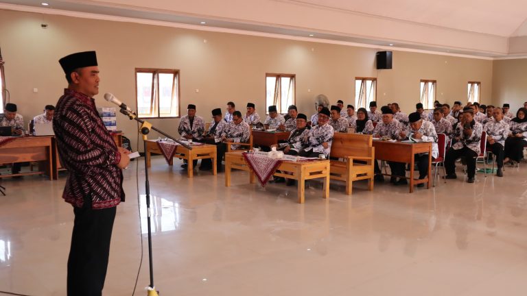 PGRI Jateng Tidak Melarang Sumbangan di Sekolah