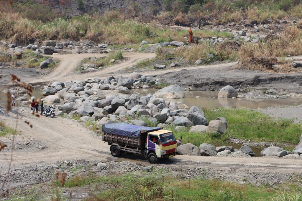 Lokasi penambangan ilegal di Kali Gung Desa Danawarih Kecamatan Balapulang Kabupaten Tegal.
