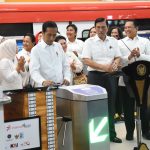 Presiden Jokowi meresmikan LRT Terintegrasi Jabodebek, di Stasiun LRT Cawang, Jakarta, Senin (28/08).