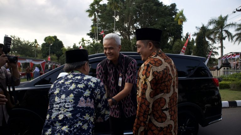 Gubernur Ganjar Dorong Peningkatan Layanan Masyarakat
