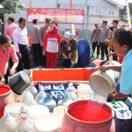 Sejumlah Wilayah Dilanda Kekeringan, Polres Grobogan Salurkan Bantuan Air Bersih