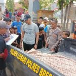 Polsek Losari Evakuasi Dua Korban Meninggal Tersengat Arus Listrik