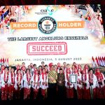 Pemecahan Rekor Dunia Pergelaran Angklung, di Stadion Utama GBK, Jakarta, Sabtu (05/08). (Foto: Dok BPMI Setpres)