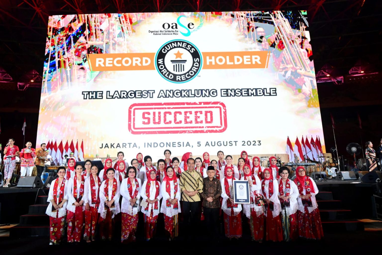 Pemecahan Rekor Dunia Pergelaran Angklung, di Stadion Utama GBK, Jakarta, Sabtu (05/08). (Foto: Dok BPMI Setpres)