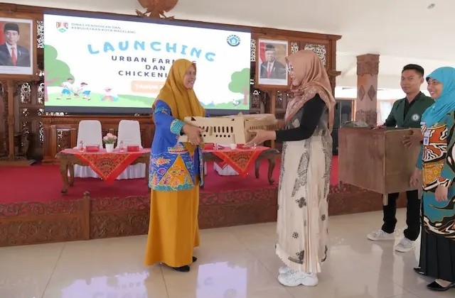 Pemkot Magelang Launching Urban Farming dan Chickenisasi